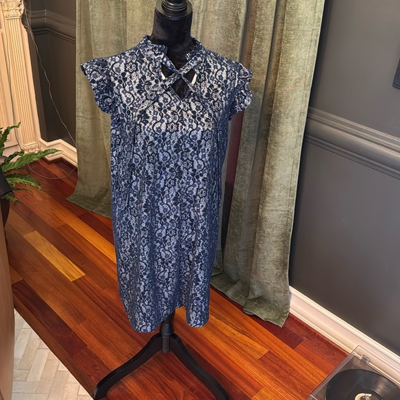 Medium sized blue voy dress - Picture 2 of 3